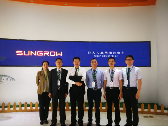 南方略營(yíng)銷專家在陽(yáng)光電源公司合影