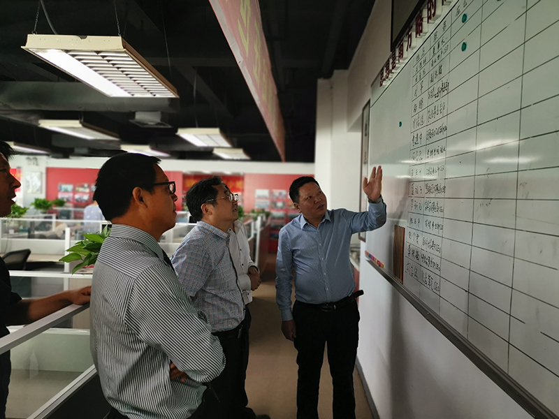 湖北汽車工業(yè)學院鐘毓寧校長率隊參訪南方略3