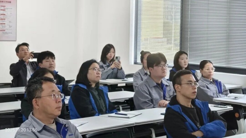 南方略咨詢?yōu)樯瞎ど曦惣瘓F【600843】提供《國內(nèi)與國際渠道拓展》企業(yè)銷售培訓(xùn)服務(wù)2